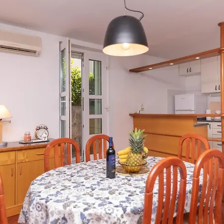 Palm Garden In Center With Big Terrace Apartment Split