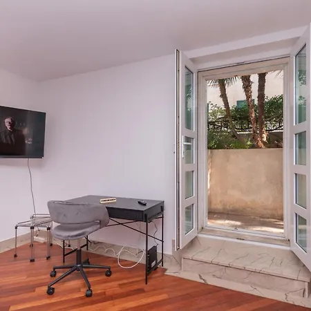 Palm Garden In Center With Big Terrace Apartment *